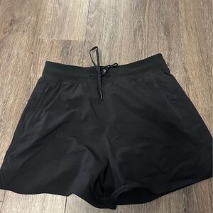 License to train high-rise shorts